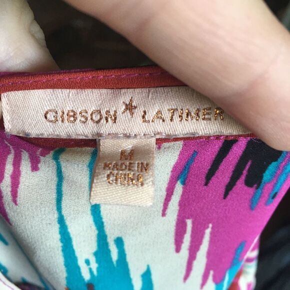 Gibson Latimer colorful retro split neck vacationcore semi sheer flowy blouse - Picture 4 of 4